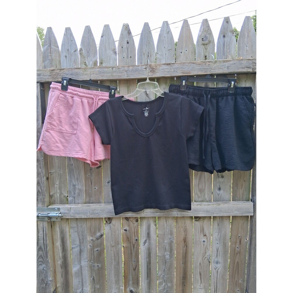 Women's 2 Shorts & 1 V Neck Top Sizes LG XL Pink Black Summer